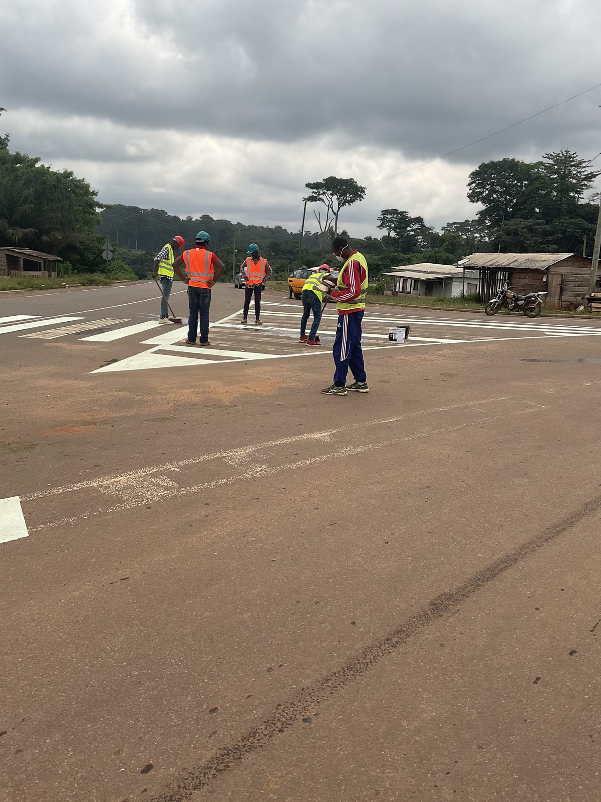 Équipe chantier marquage